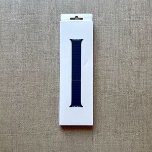 Apple Watch Magnetic Link Band (42mm - Navy - Size M/L)